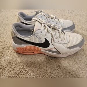 Women's NIKE AIR White Leather Sneakers Peach Trim Athletic Size 9